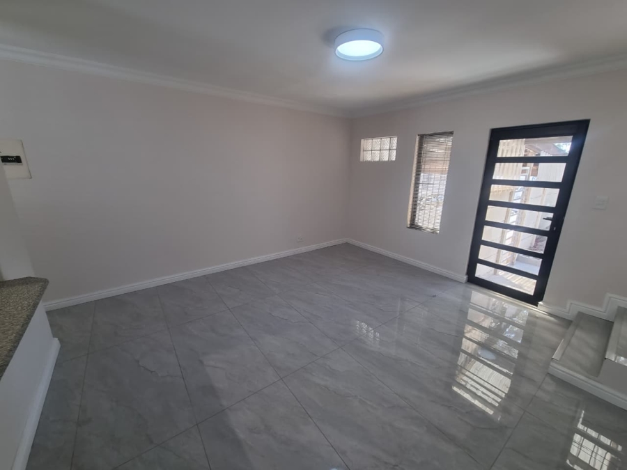 To Let 3 Bedroom Property for Rent in Rondebosch East Western Cape